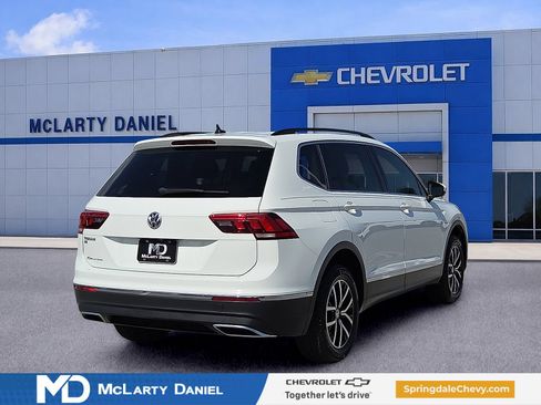 Used 2021 Volkswagen Tiguan SE w/ Panoramic Sunroof Package FWD image 5