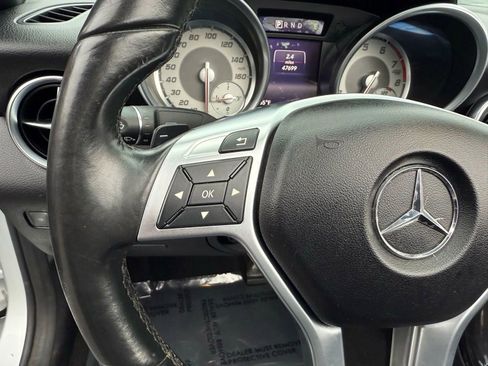Used 2015 Mercedes-Benz SLK 250 image 21