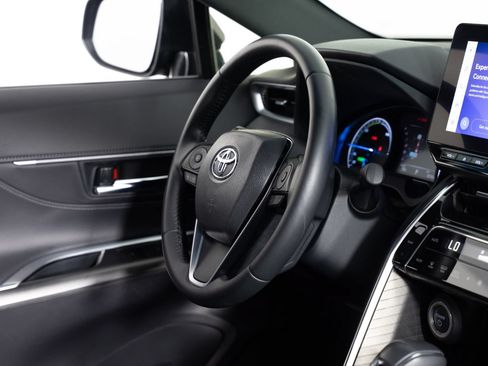 Used 2024 Toyota Venza XLE AWD/4WD image 26