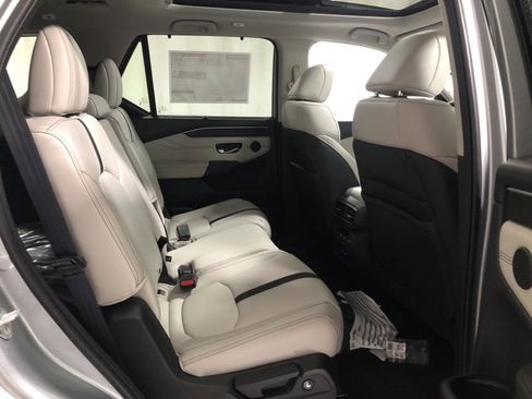 New 2026 Honda Pilot Touring image 11