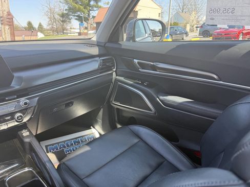 Used 2025 Kia Telluride S image 21