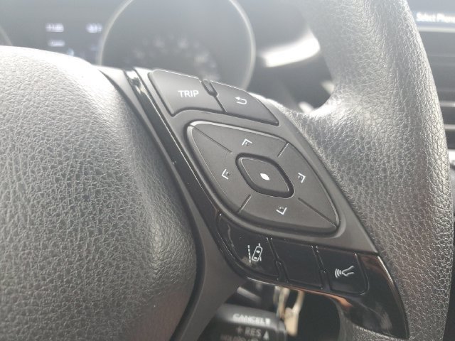 Used 2021 Toyota C-HR LE FWD image 22