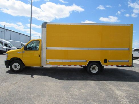 Used 2021 Ford E-350 and Econoline 350 Super Duty image 5