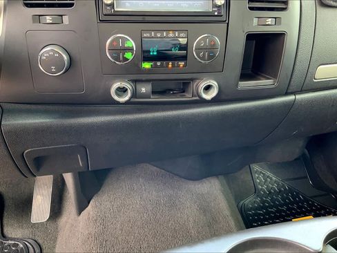 Used 2007 Chevrolet Silverado 1500 LT w/ 1LT Convenience Package AWD/4WD image 31