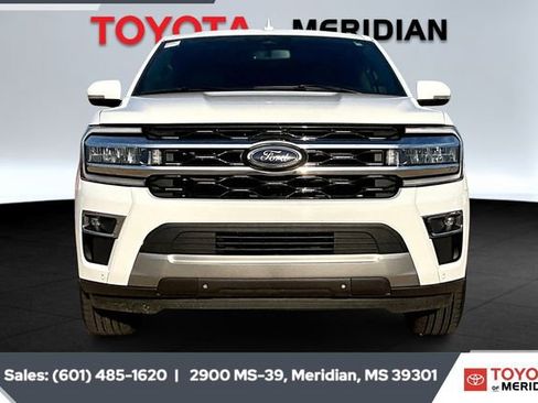 Used 2024 Ford Expedition Limited image 3