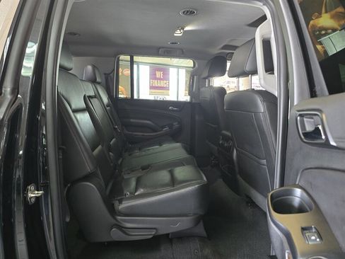 Used 2020 Chevrolet Suburban LT image 17