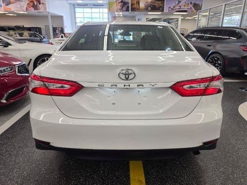 Used 2018 Toyota Camry LE FWD image 6