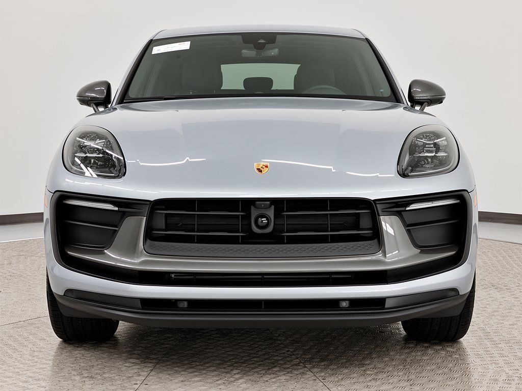 Used 2026 Porsche Macan Turbo AWD/4WD image 6