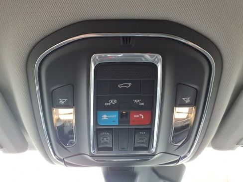 Certified 2023 Jeep Grand Cherokee Laredo w/ Luxury Tech Group I AWD/4WD image 21