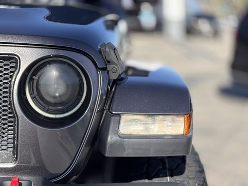 Used 2018 Jeep Wrangler Unlimited Sport image 8