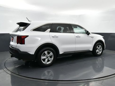 Used 2021 Kia Sorento LX image 28