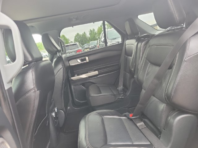 Used 2021 Ford Explorer Limited w/ Equipment Group 301A AWD/4WD image 30
