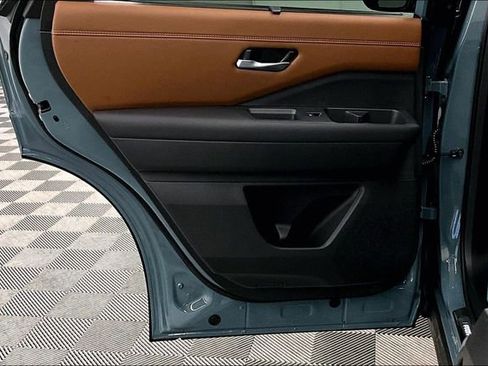 New 2026 Nissan Pathfinder Platinum image 33