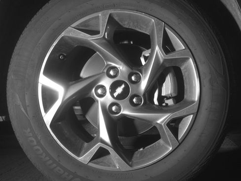 Used 2025 Chevrolet Trax LT FWD image 13