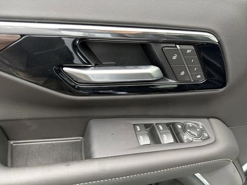 New 2026 Chevrolet Suburban Premier AWD/4WD image 15