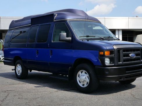 Used 2010 Ford E-250 and Econoline 250 Extended RWD image 4