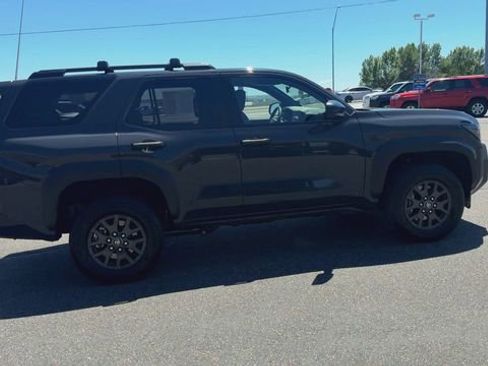 Used 2026 Toyota 4Runner SR5 AWD/4WD image 9