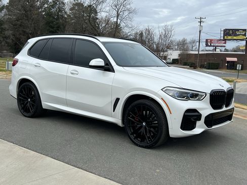 Used 2023 BMW X5 M50i w/ Executive Package image 2