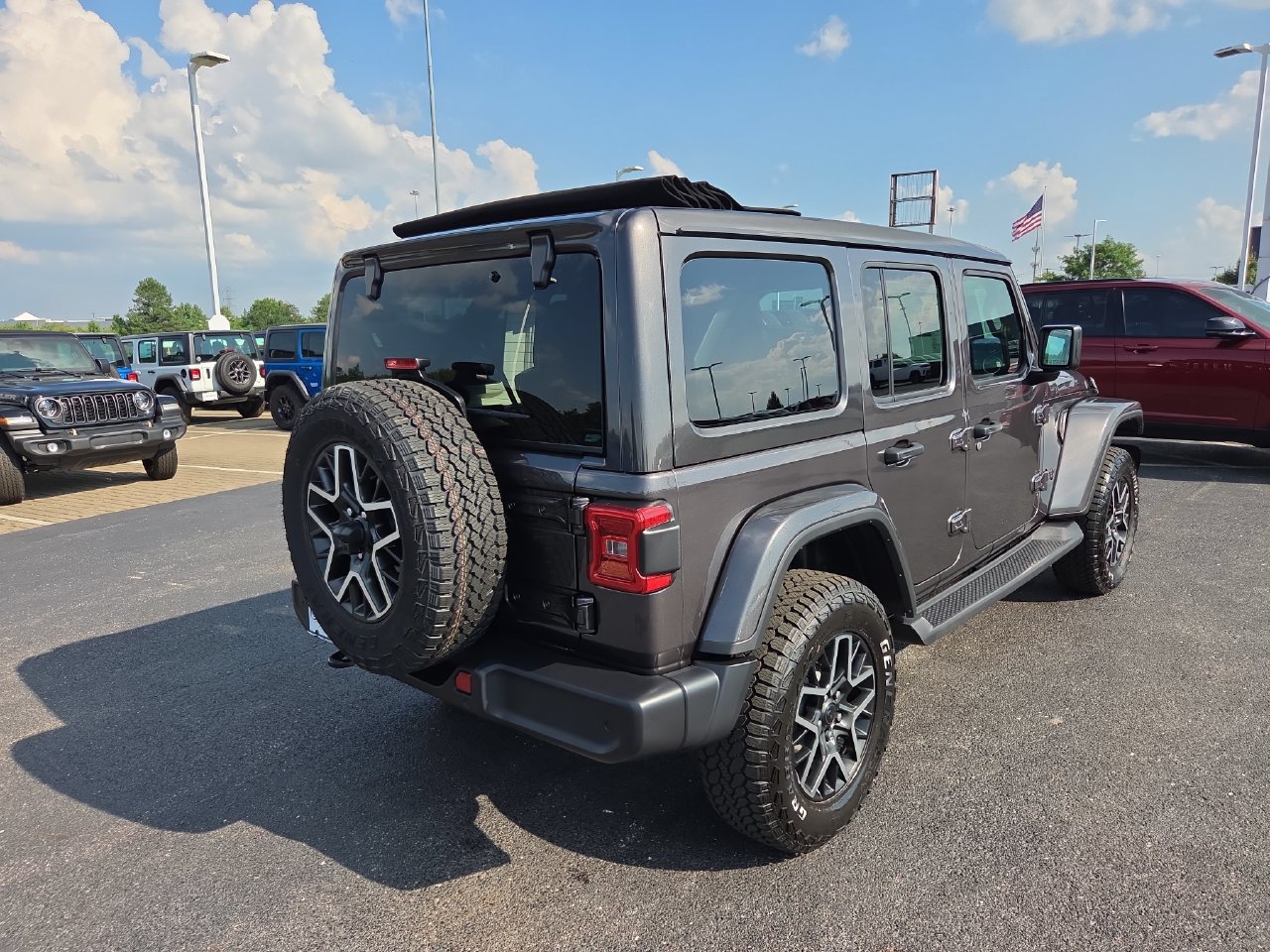 New 2027 Jeep Wrangler Unlimited Sahara AWD/4WD image 30