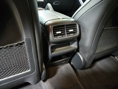 Used 2020 Mercedes-Benz GLE 350 4MATIC image 39