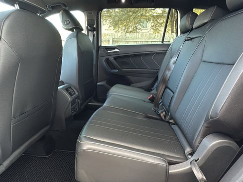 Used 2023 Volkswagen Tiguan SE R-Line image 15