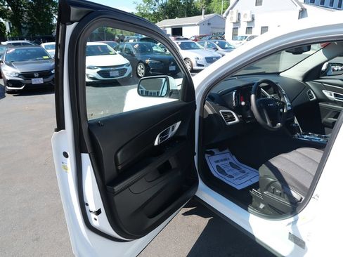 Used 2017 GMC Terrain SLE FWD image 16