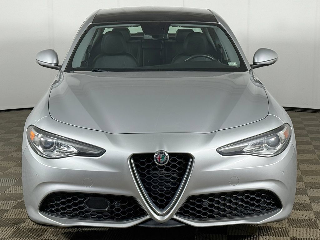 Used 2018 Alfa Romeo Giulia AWD image 11