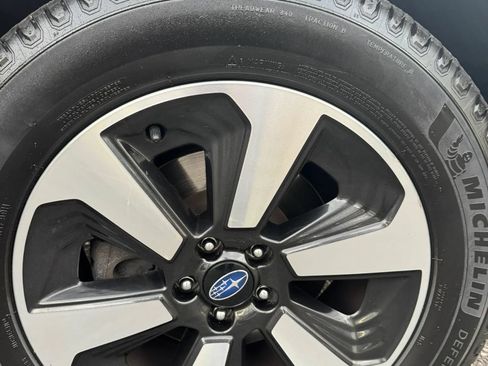 Used 2017 Subaru Forester 2.5i Premium AWD/4WD image 9