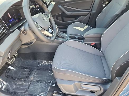 Certified 2025 Volkswagen Jetta Sport FWD image 7
