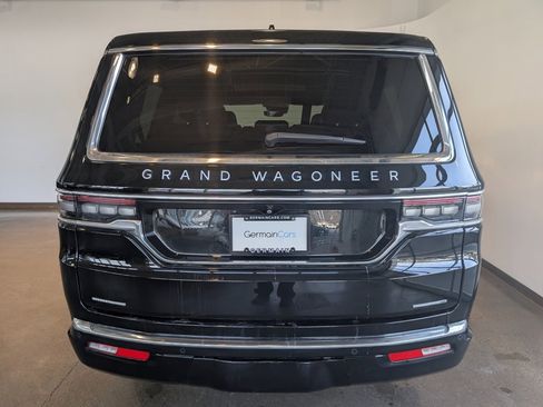 Used 2022 Jeep Grand Wagoneer Series I image 4