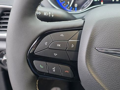 New 2026 Chrysler Pacifica Limited image 16