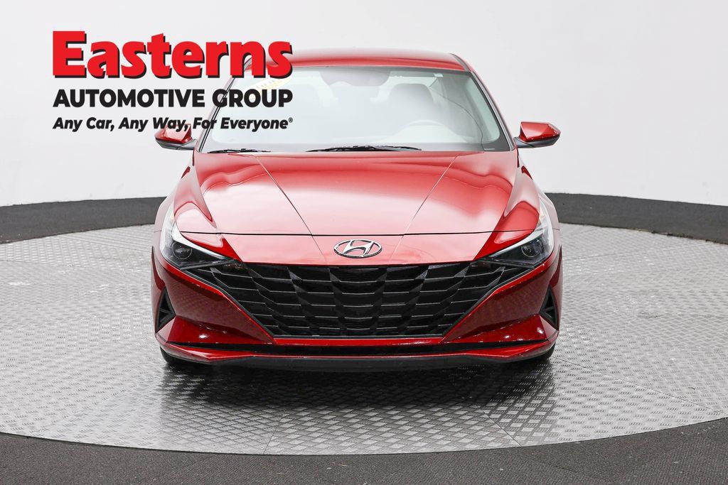 Used 2023 Hyundai Elantra SE w/ Cargo Package FWD image 4