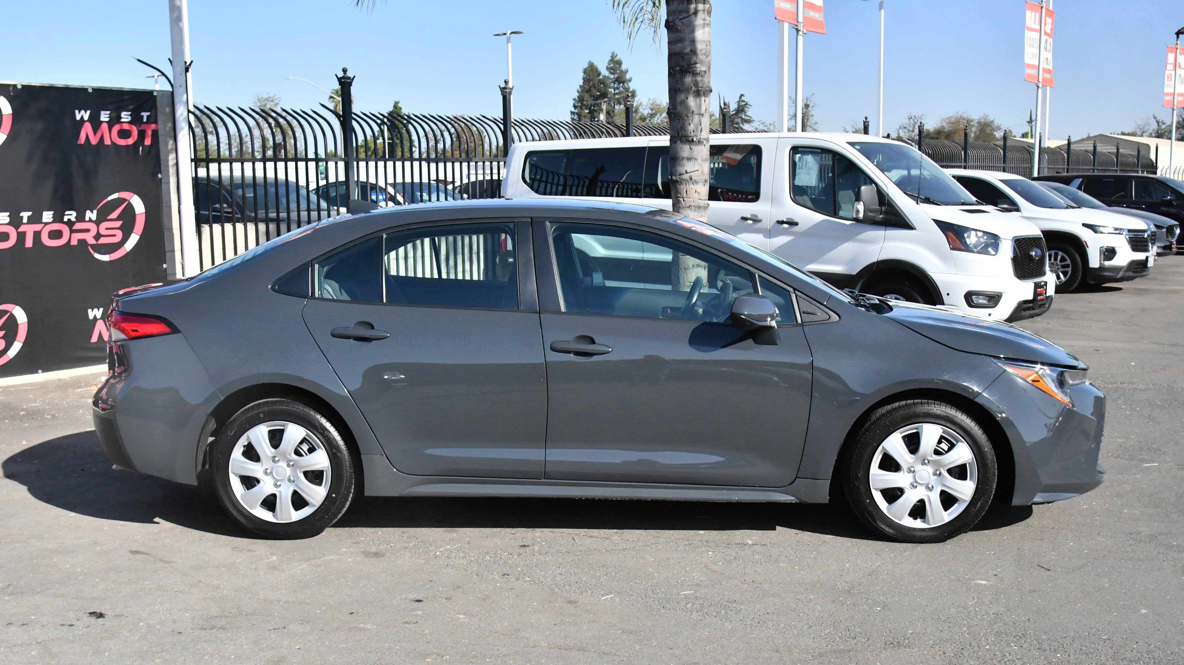 Used 2025 Toyota Corolla LE FWD image 9