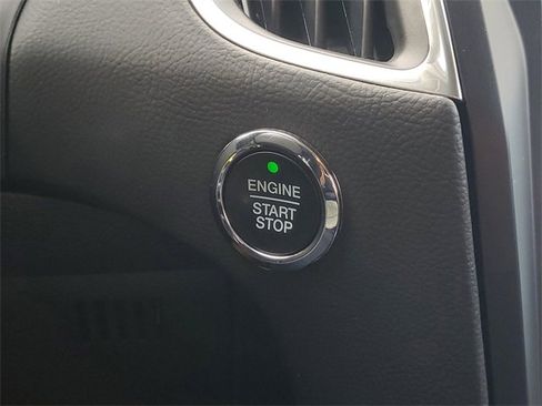 Certified 2023 Ford Edge Titanium image 17