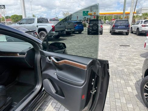 Used 2017 Tesla Model X 75D AWD/4WD image 37