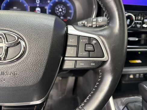 Used 2023 Toyota Highlander Platinum AWD/4WD image 13