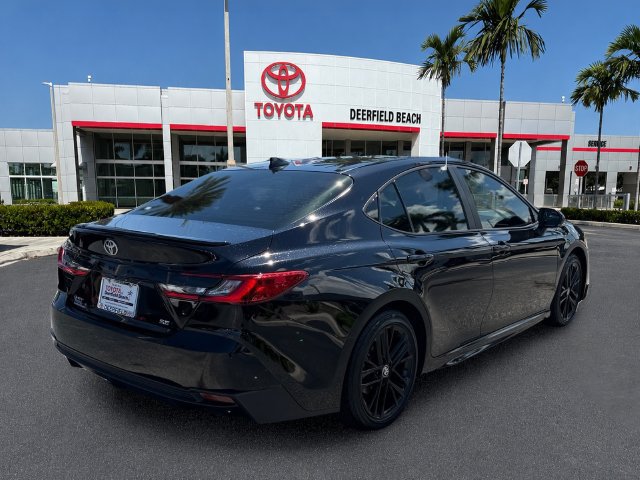 Used 2025 Toyota Camry SE FWD image 7