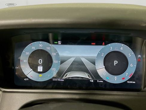 New 2026 Land Rover Range Rover Velar Dynamic SE image 13