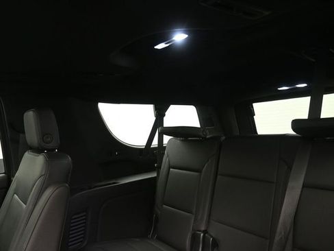 Used 2022 Chevrolet Suburban LT w/ LT Signature Plus Package image 21