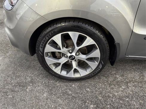 Used 2013 Kia Soul ! w/ Premium Pkg image 14