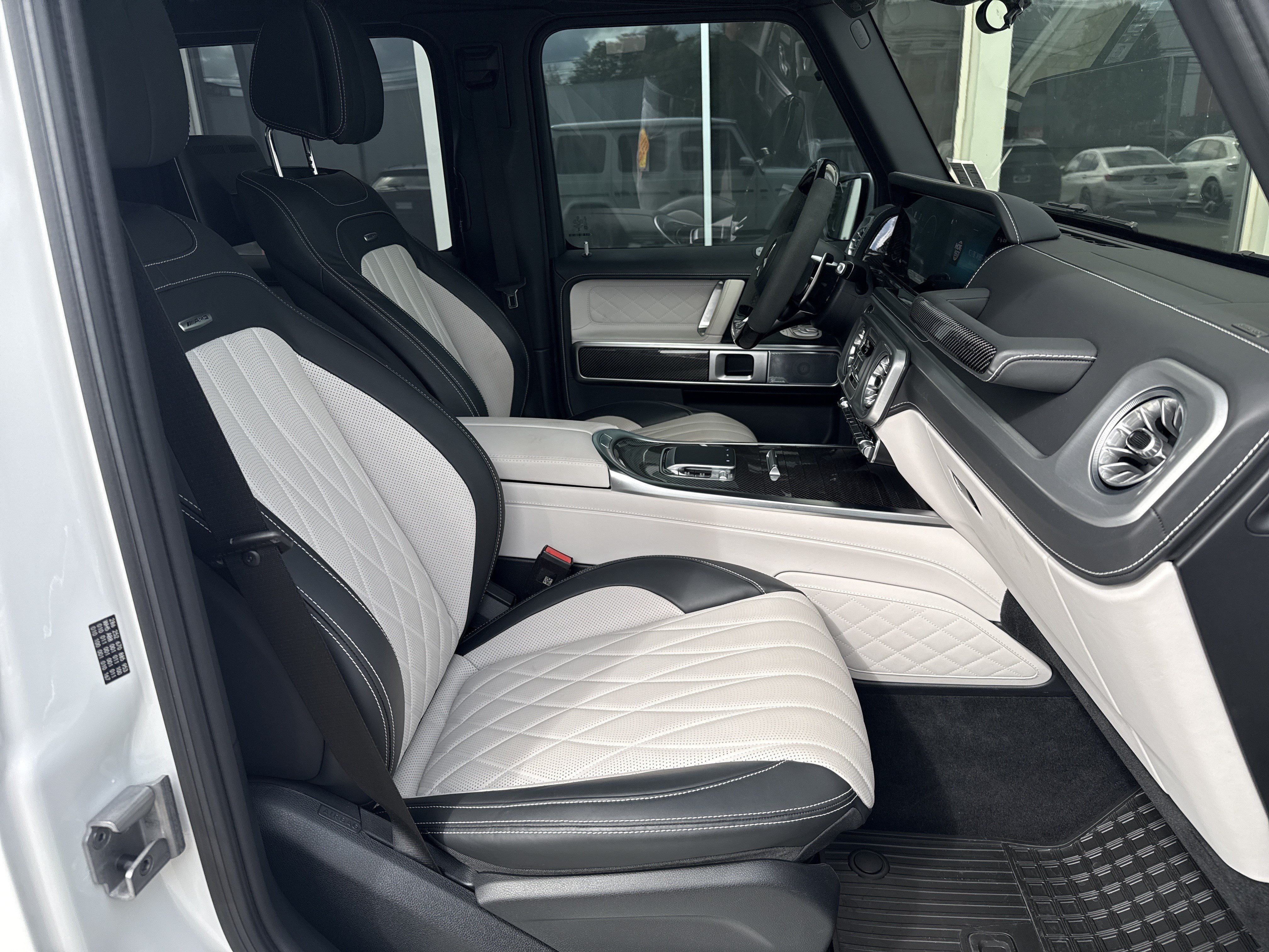 Used 2025 Mercedes-Benz G 63 AMG 4MATIC image 2