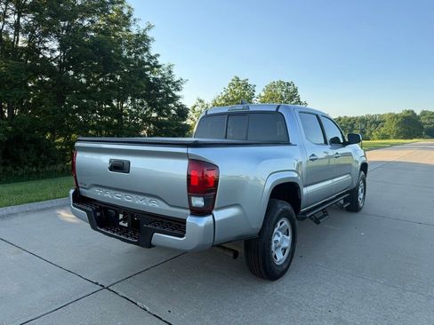 Used 2022 Toyota Tacoma SR w/ SR Convenience Package RWD image 3