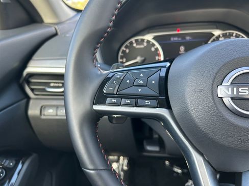 Used 2025 Nissan Altima 2.5 SR FWD image 15