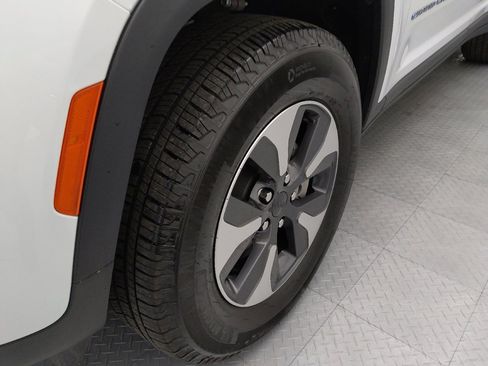 Used 2022 Jeep Grand Cherokee Limited 4xe image 31