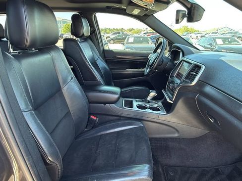 Used 2018 Jeep Grand Cherokee Altitude image 31
