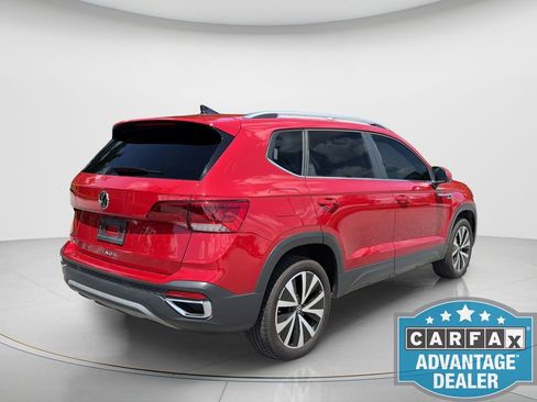Used 2023 Volkswagen Taos SE w/ Panoramic Sunroof Package FWD image 6