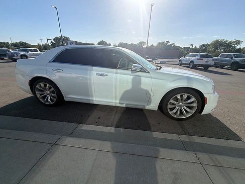 Used 2015 Chrysler 300 C RWD image 8