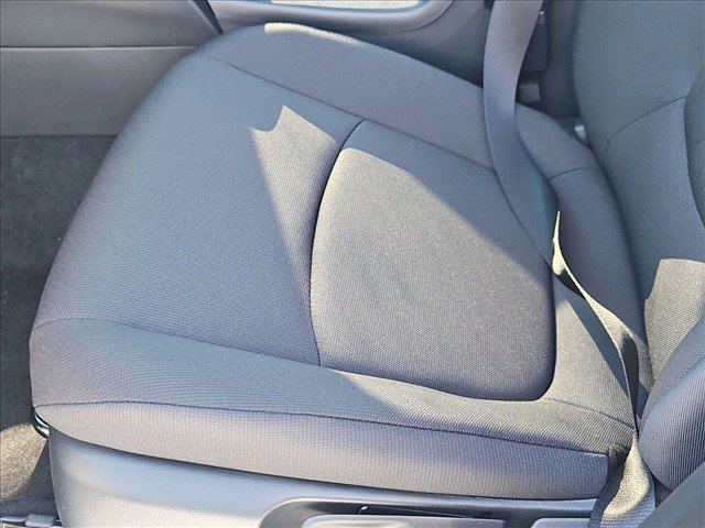 New 2026 Toyota Corolla Cross LE w/ Moonroof Package FWD image 4