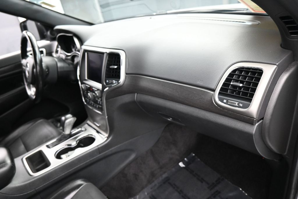 Used 2018 Jeep Grand Cherokee Altitude RWD image 43