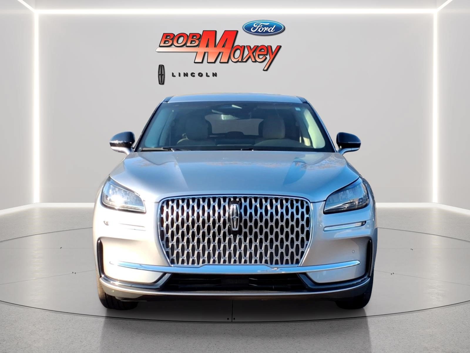 Used 2023 Lincoln Corsair AWD image 2